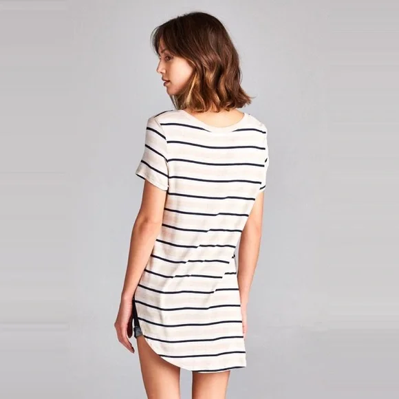 High Low Side Slits Dolphin Hem Short Sleeve Tee - Picture 2 of 5